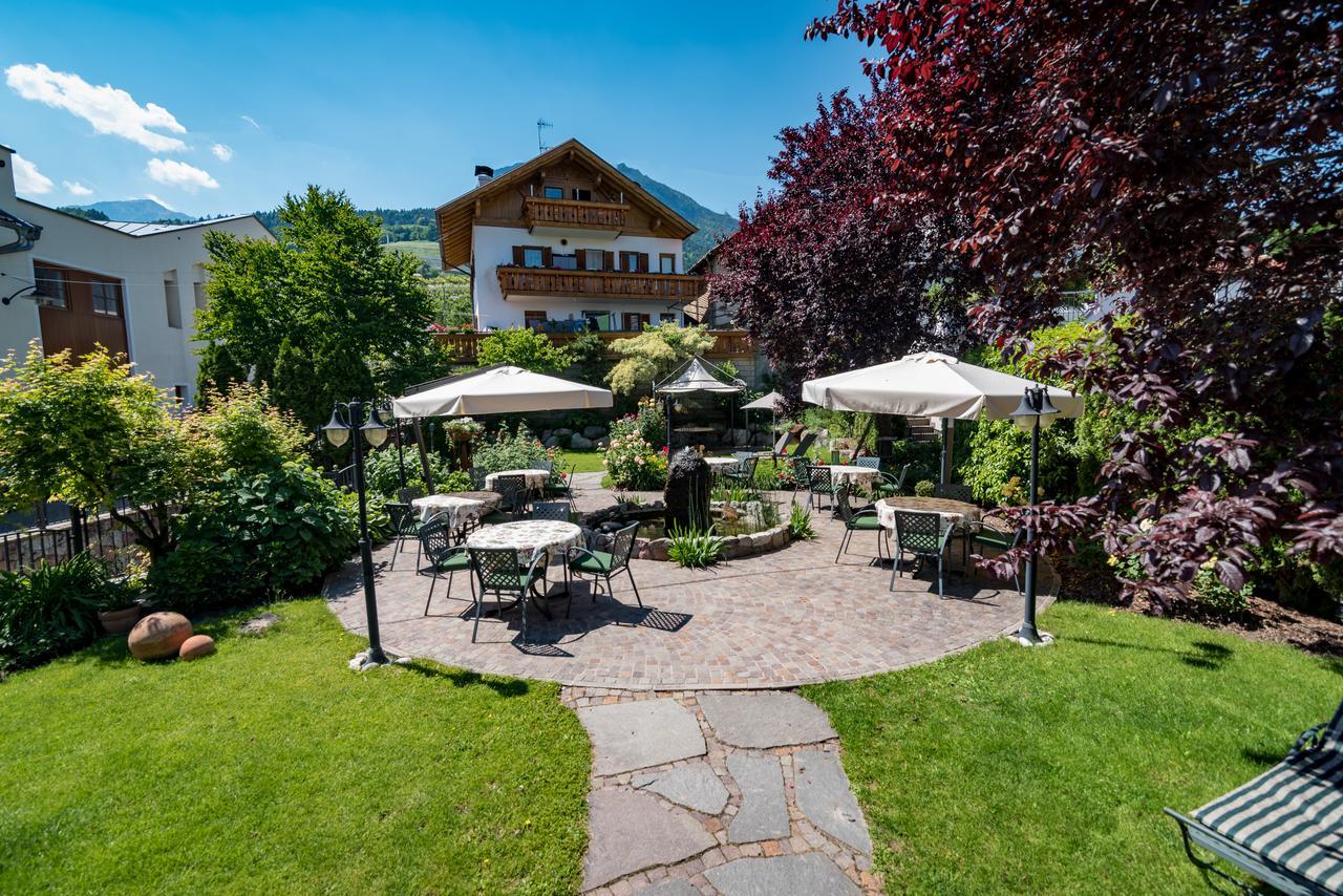 Hotel Gasthof Zum Mohren Tisens Exterior foto